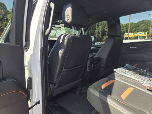 Used 2024 GMC Sierra 2500 AT4 w/ Technology Package AWD/4WD image 24
