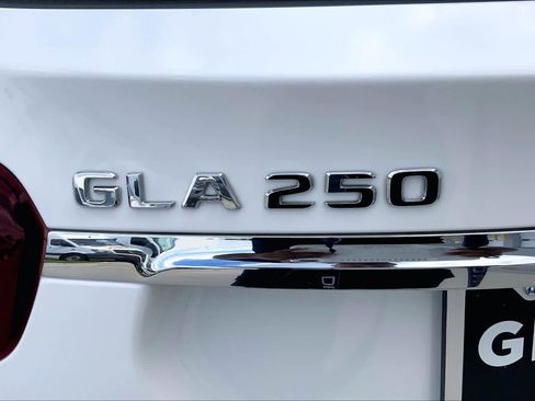 Used 2019 Mercedes-Benz GLA 250 4MATIC image 10