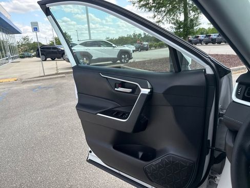 Used 2024 Toyota RAV4 XLE FWD image 17