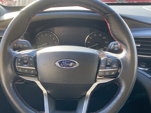 Used 2023 Ford Explorer ST-Line w/ Class IV Trailer Tow Package image 12