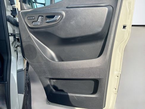 Used 2024 Mercedes-Benz Sprinter 2500 image 23