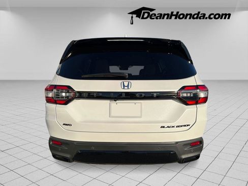 New 2026 Honda Pilot Black Edition image 4