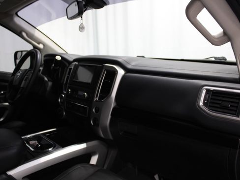 Used 2017 Nissan Titan SV AWD/4WD image 23