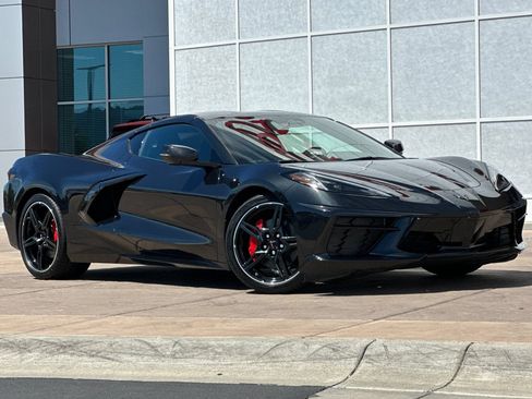 Used 2024 Chevrolet Corvette Stingray Coupe w/ 1LT RWD image 2