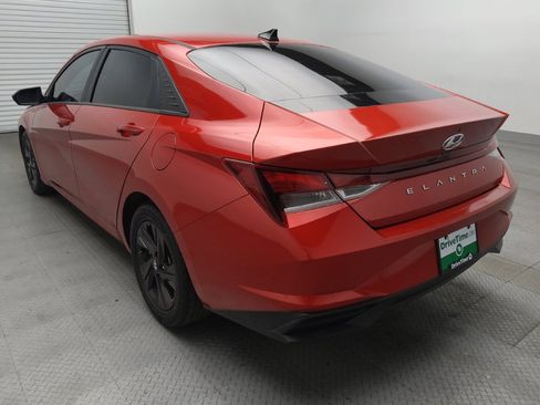 Used 2022 Hyundai Elantra SEL w/ Convenience Package FWD image 5