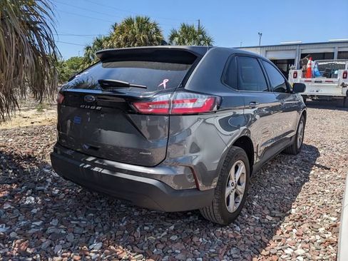 Used 2024 Ford Edge SE image 4