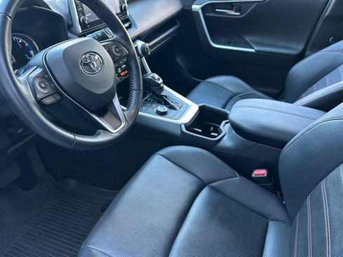 Used 2022 Toyota RAV4 XSE w/ Premium Package image 11