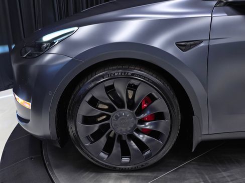 Used 2022 Tesla Model Y Performance AWD/4WD image 37