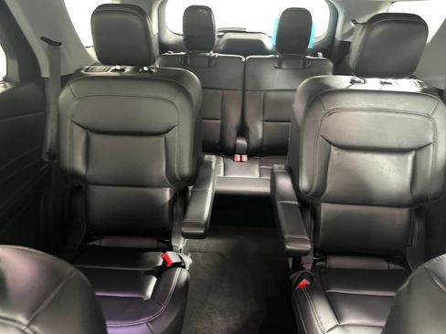 Used 2023 Ford Explorer XLT w/ Equipment Group 202A AWD/4WD image 28