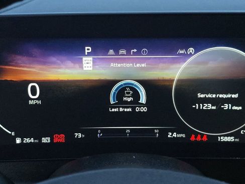 Used 2024 Kia Sportage SX image 2