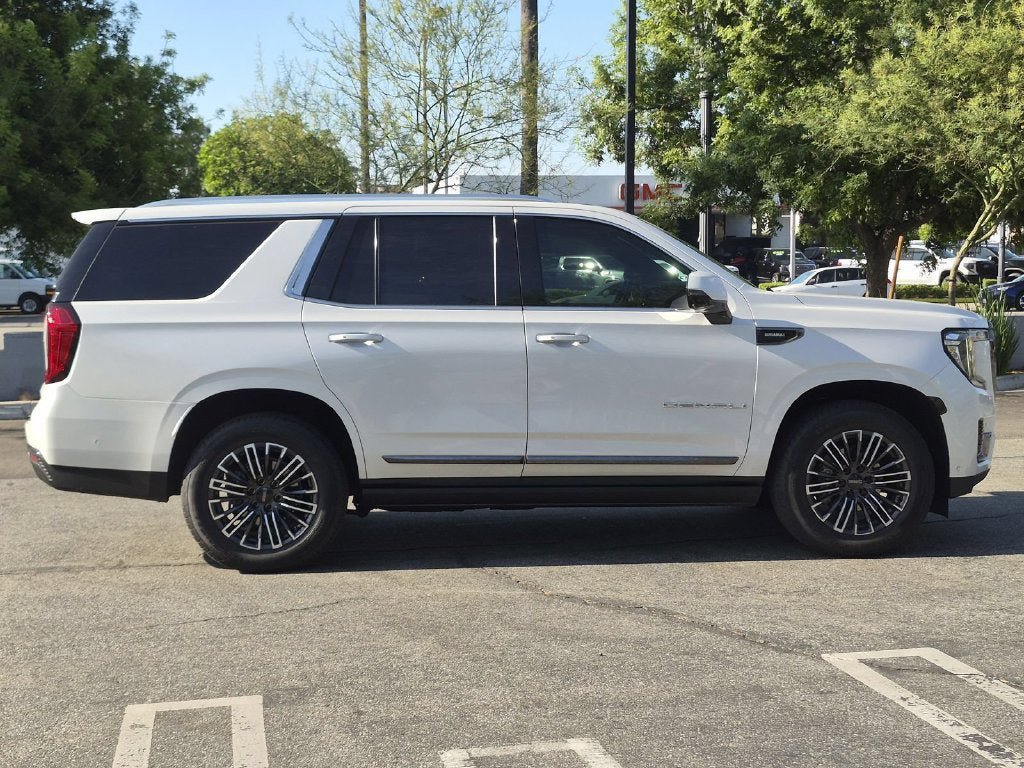 Used 2024 GMC Yukon Denali Ultimate AWD/4WD image 5