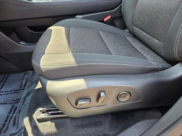 Used 2025 Chevrolet Traverse LT FWD image 10