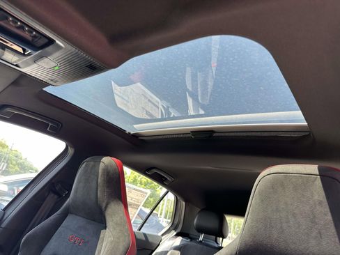 New 2026 Volkswagen GTI SE FWD image 16