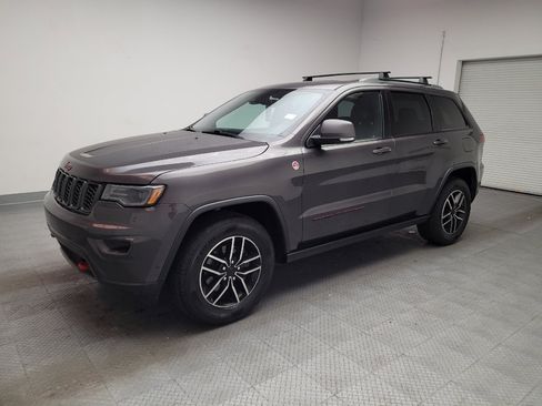 Used 2019 Jeep Grand Cherokee Trailhawk w/ Trailhawk Luxury Group AWD/4WD image 2