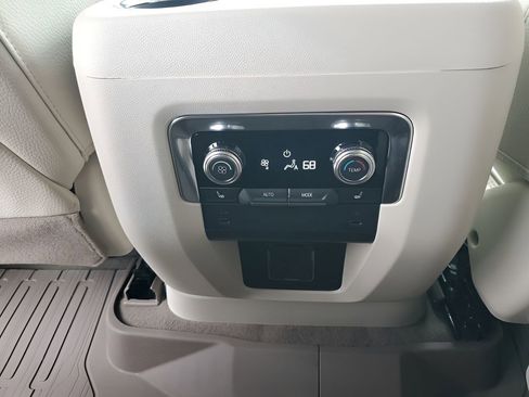 New 2026 GMC Yukon Denali w/ Sun & Power Step Package image 20