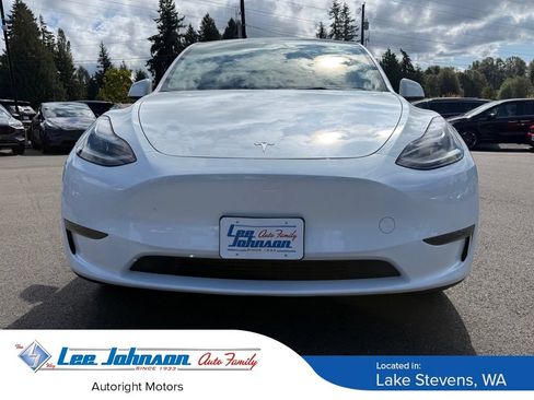 Used 2024 Tesla Model Y Long Range AWD/4WD image 7