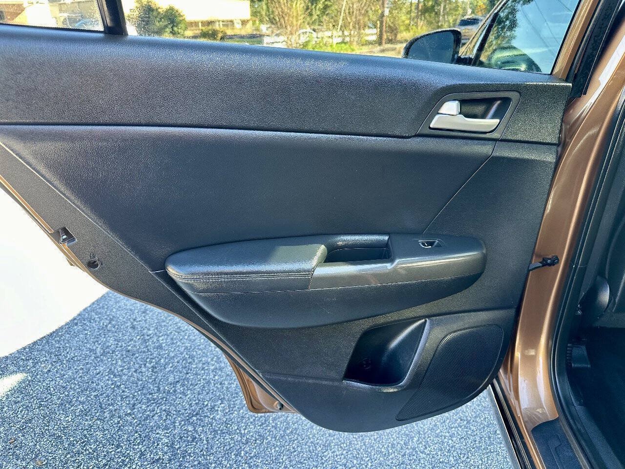 Used 2020 Kia Sportage S w/ S Sunroof Package AWD/4WD image 14
