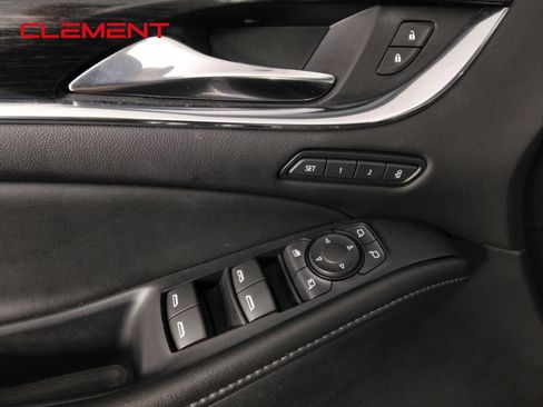 Used 2021 Buick Enclave Avenir w/ Avenir Technology Package FWD image 27