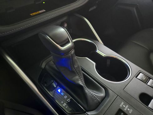 Used 2024 Toyota Highlander XLE image 20