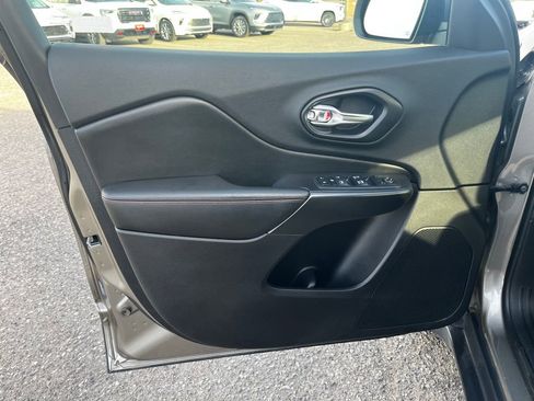 Used 2020 Jeep Cherokee Trailhawk w/ Cold Weather Group image 13