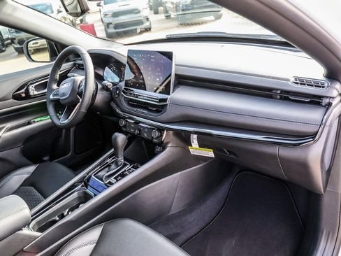 New 2026 Jeep Compass Latitude image 14