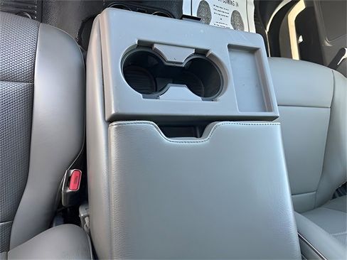 Used 2017 Ford F550 2WD Regular Cab Super Duty image 24