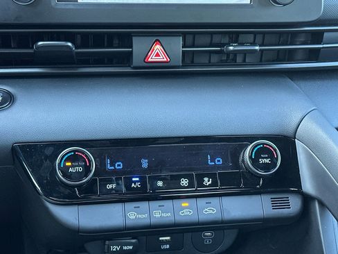Used 2025 Hyundai Elantra Sport FWD image 19
