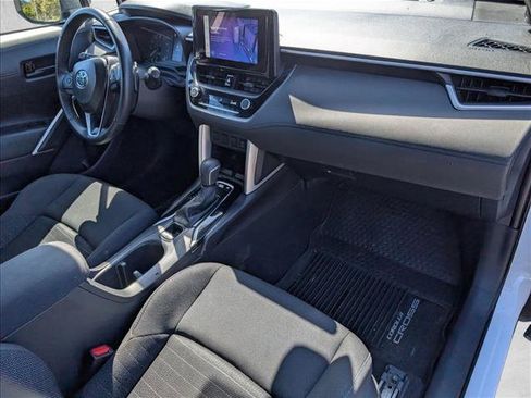 Used 2025 Toyota Corolla Cross AWD Hybrid w/ Moonroof Package image 19