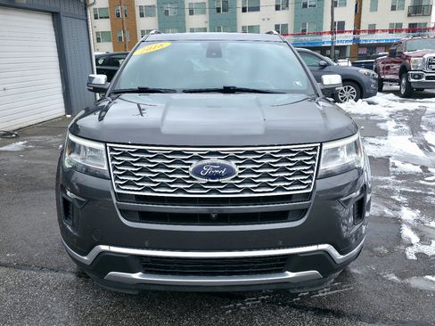 Used 2018 Ford Explorer Platinum image 2