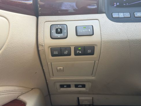 Used 2011 Lexus LS 460 w/ Luxury Value Edition RWD image 27