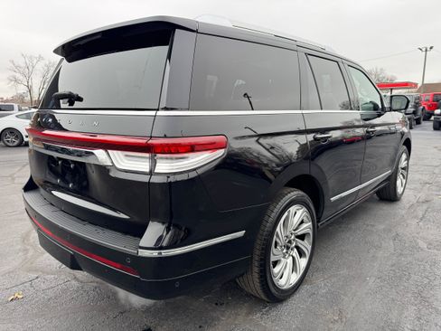 Used 2024 Lincoln Navigator Reserve AWD/4WD image 7