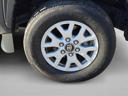 Used 2024 Toyota Tacoma SR5 AWD/4WD image 15