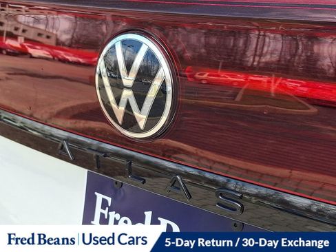 Certified 2025 Volkswagen Atlas Cross Sport SEL R-Line image 31