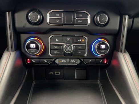 Used 2021 Chevrolet Tahoe RST w/ Luxury Package image 18