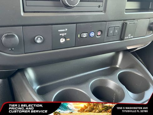 Used 2025 Chevrolet Express 3500 LT w/ LT Preferred Equipment Group RWD image 29