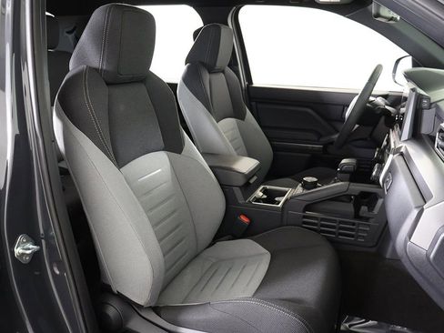 Used 2025 Toyota 4Runner TRD Off-Road image 29