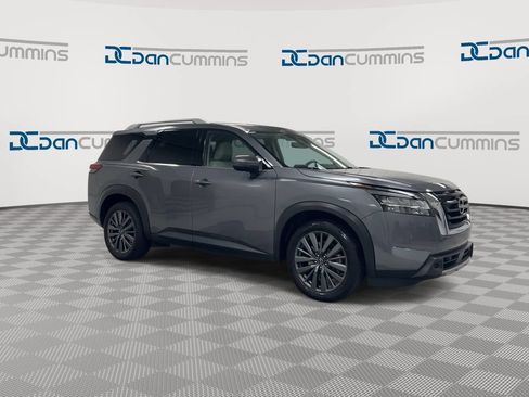 Used 2024 Nissan Pathfinder SL w/ SL Premium Package AWD/4WD image 2