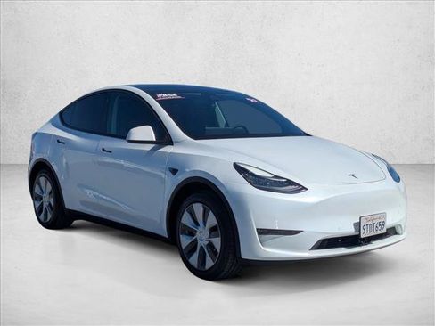 Used 2021 Tesla Model Y Long Range AWD/4WD image 3