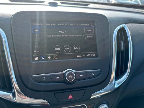 Used 2020 Chevrolet Equinox LT w/ Driver Convenience Package AWD/4WD image 9