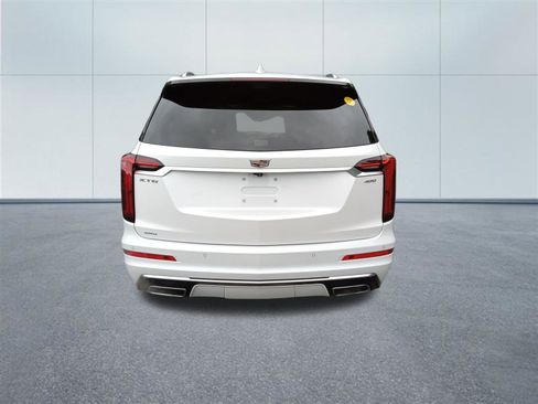 Used 2024 Cadillac XT6 Premium Luxury w/ Technology Package AWD/4WD image 4