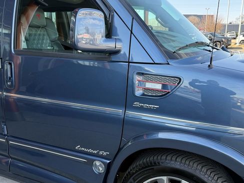 Used 2023 Chevrolet Express 2500 image 56