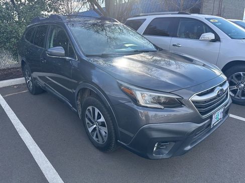 Used 2020 Subaru Outback Premium image 4