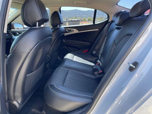 Used 2022 Genesis G70 2.0T w/ Prestige Package RWD image 19