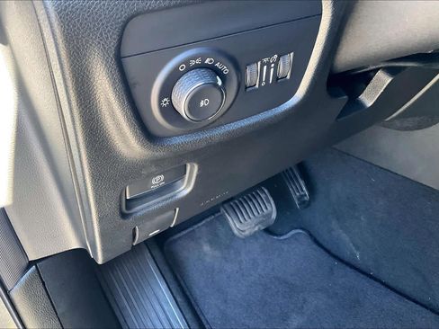 New 2025 Jeep Grand Cherokee Limited w/ Trailer Tow Package image 17