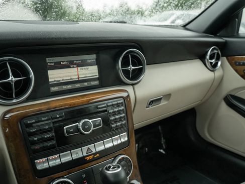 Used 2014 Mercedes-Benz SLK 250 w/ Premium Package image 22