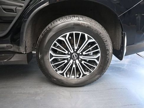 Used 2025 Nissan Armada Platinum w/ Convenience Package AWD/4WD image 16
