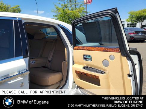 Used 2012 Rolls-Royce Ghost RWD image 19