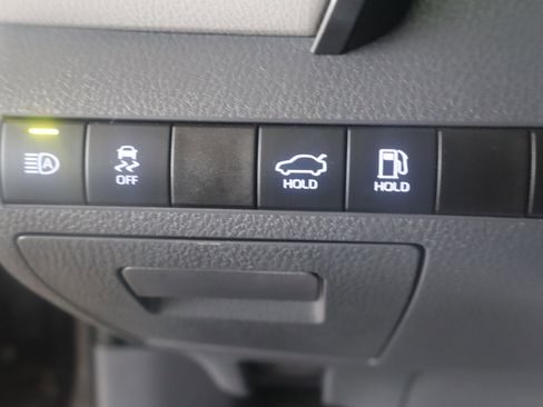 Used 2019 Toyota Camry LE image 7