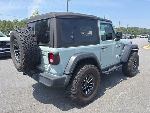 Used 2023 Jeep Wrangler Sport AWD/4WD image 12