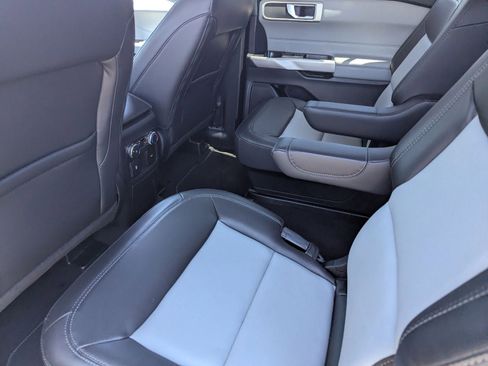 Certified 2022 Ford Explorer XLT w/ Equipment Group 202A RWD image 14